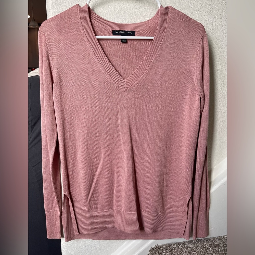 Banana Republic V-neck Sweater, Pink, Size XS